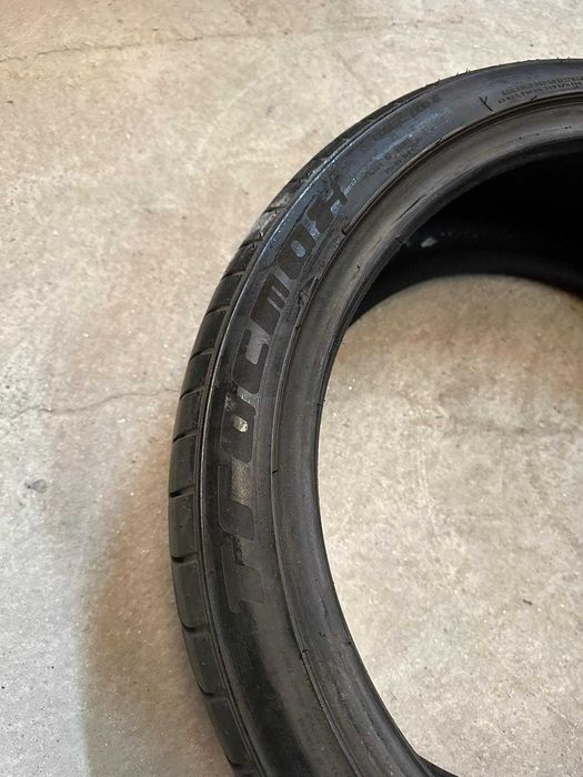 30 - Pneu trocmok 215-40 r18
