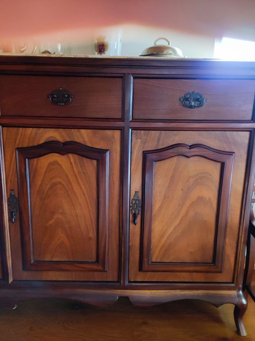 Side-board (aparador)