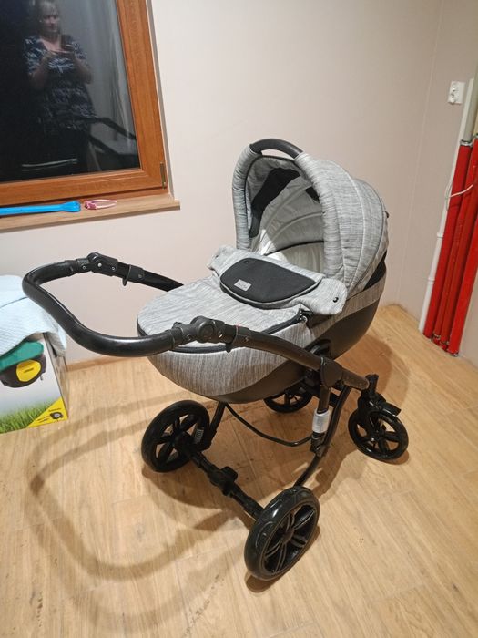 Sprzedam wózek dziecięcy gondola