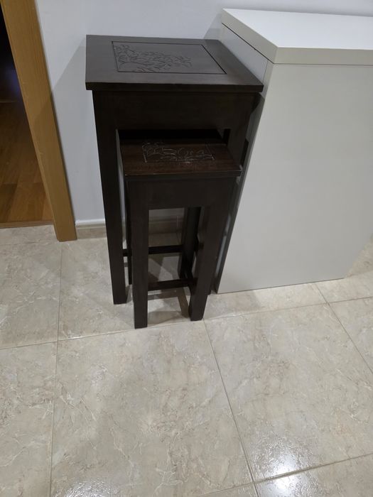 Conj. 2 mesas de apoio