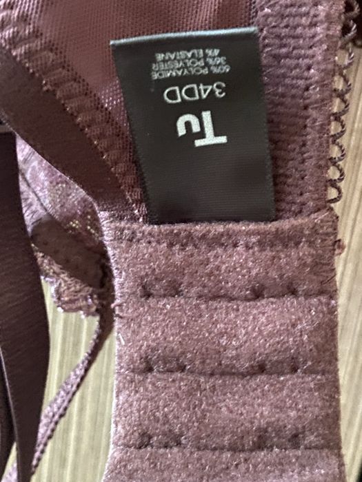 Бюстгальтер розмір D