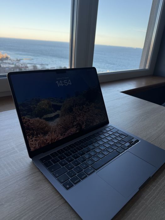 MacBook Air M2 (2022) 13,6” | 8GB / 256GB