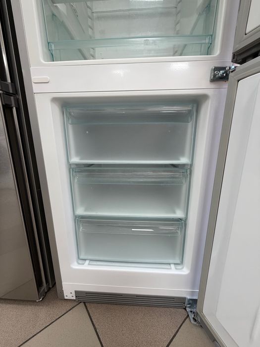 Холодильник Miele df4T з Німеччини 200см майже новий