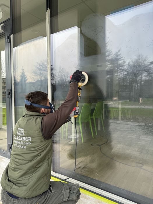 Polerowanie szyb usuwanie rys z szyb okiennych