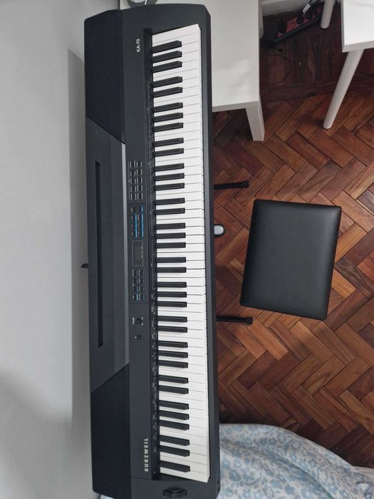 Piano digital Kurzweil KA70 88 teclas com suporte e banco (Novíssimo)