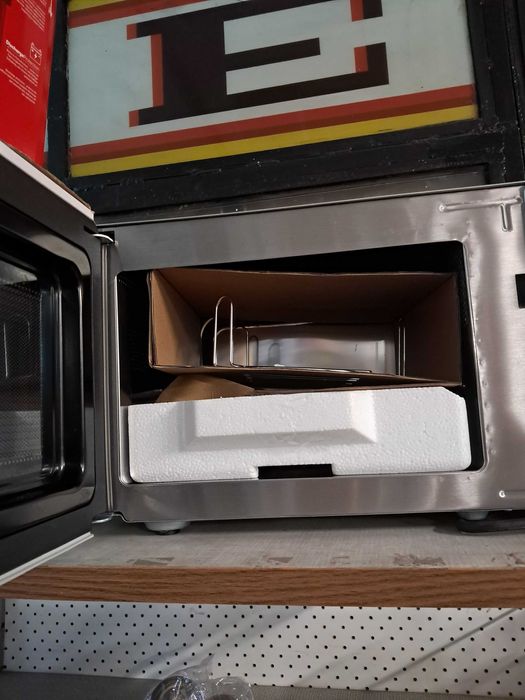 Sprzedam  kuchenke mikrofalowa proficook