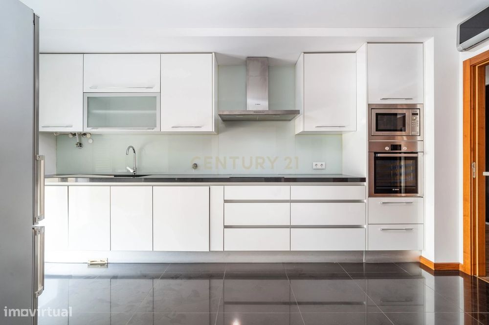Arrendamento | Apartamento T1 c/lugar aparcamento e piscina na Quinta