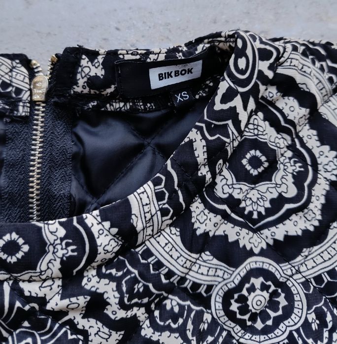 BIK BOK Biust 53,5x2 S M Y2K crop top lekka kurtka/bluza bomberka