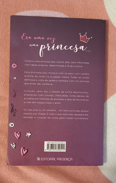 Livro "Cinderela Pop" de Paula Pimenta