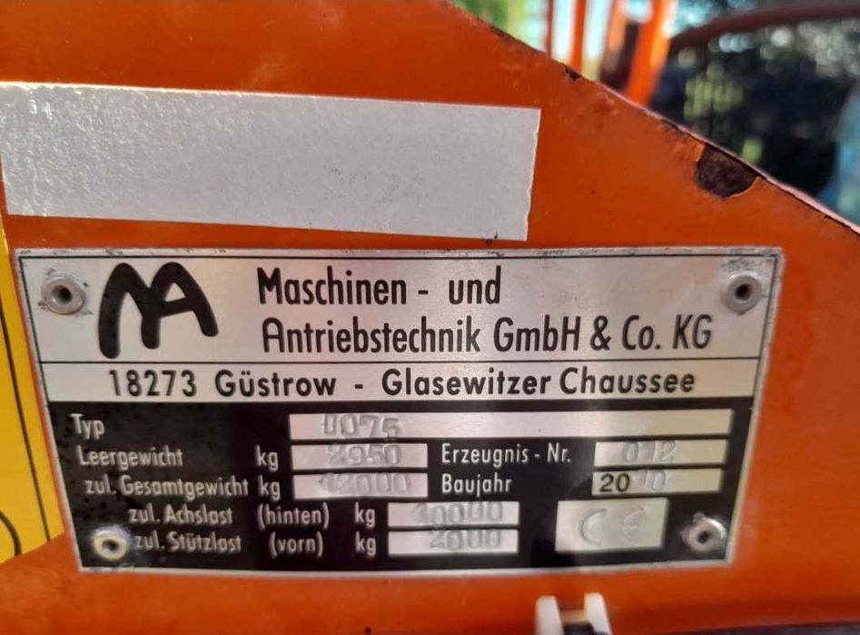 Rozsiewacz piasku i soli Gustrower D075