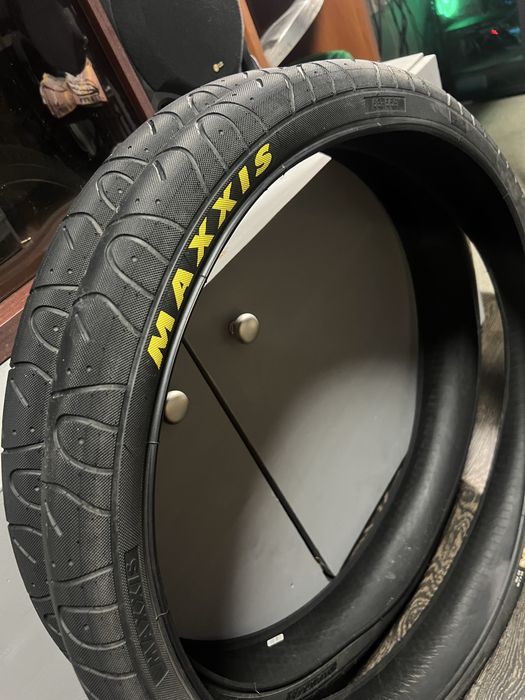 Покрышки Maxxis Hookworm 26X2.5 оригинал