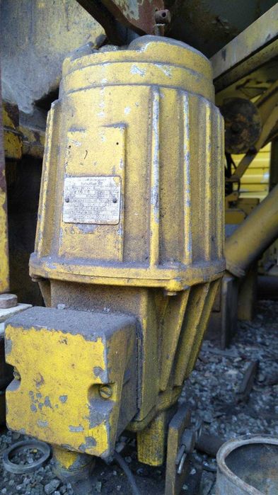 Продам запчастини б/в до крана гусенічного РДК 160/2