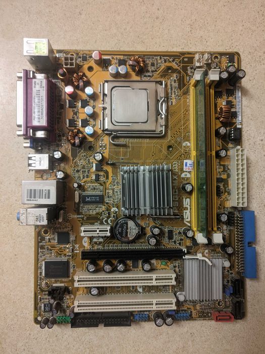 Комплект на Socket 775: Asus P5GC-MX/1333, VGA, Intel E2160, 512 RAM