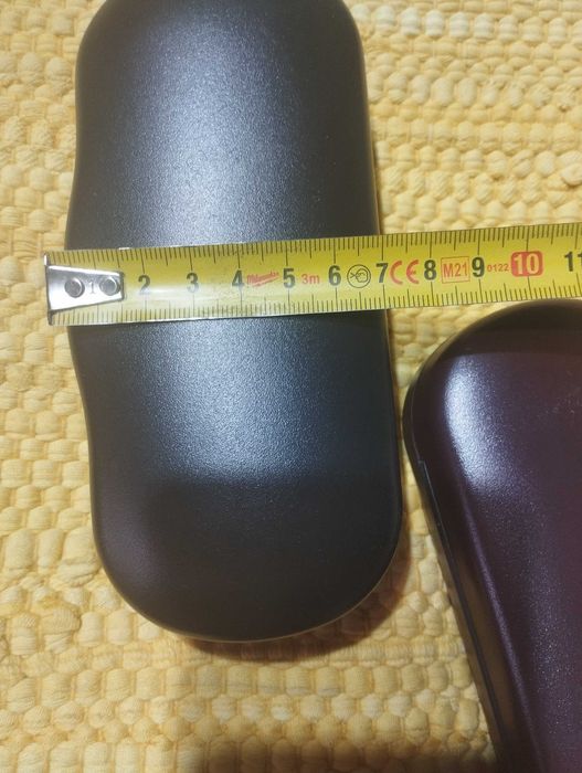 Dwa etui na okulary fielmann