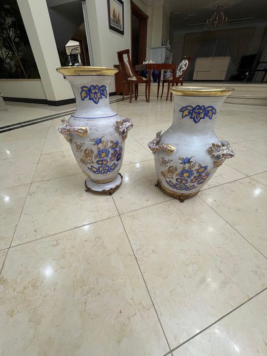 Par de jarrões decorativos