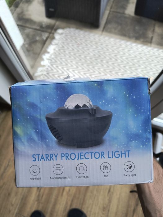 Projektor na sufit