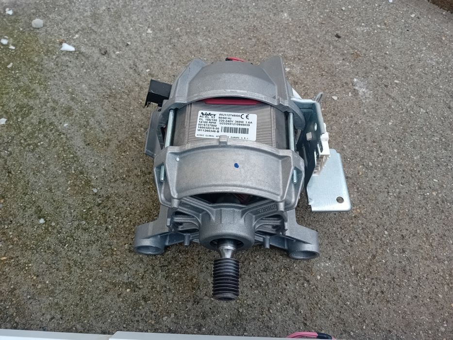 Vendo peças da máquina indesit Modelo MTWA71252W