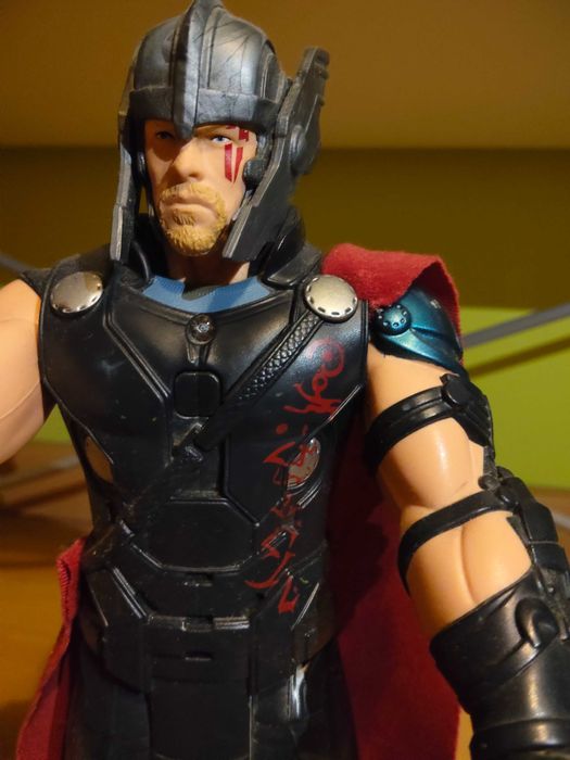 Thor - Ragnarok com sons