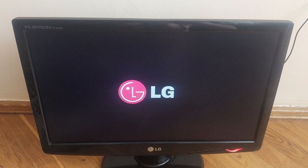 Монітор LG W1943SV