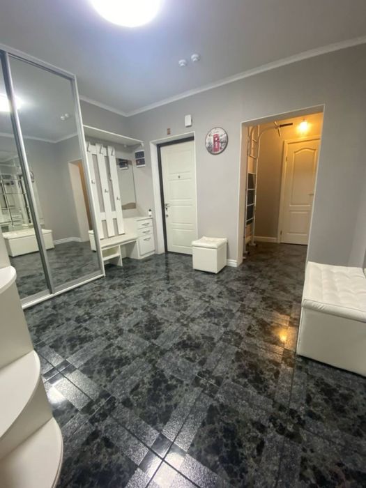 Оренда чудовоі  3к  квартири по вул Хорольська, 1А.