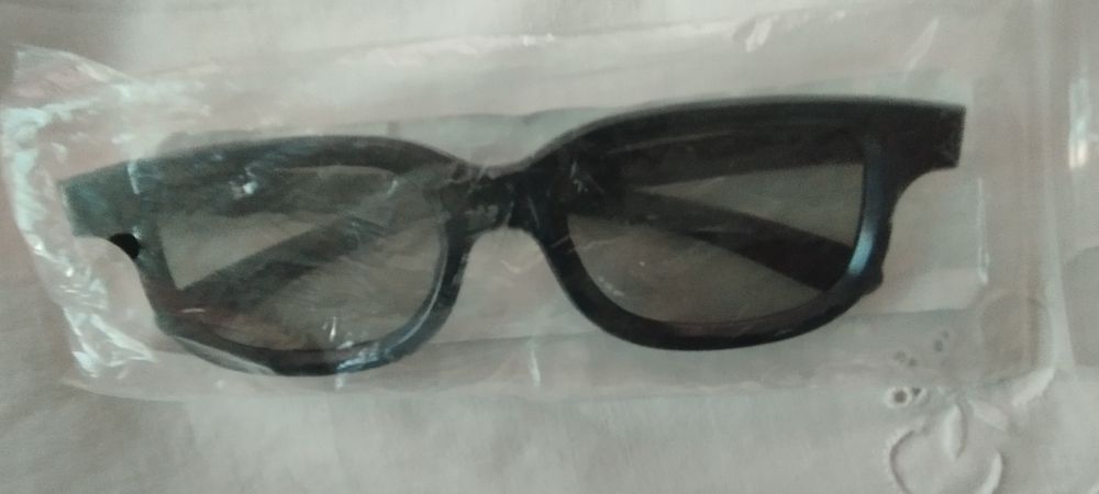 Продам 3d окуляри.