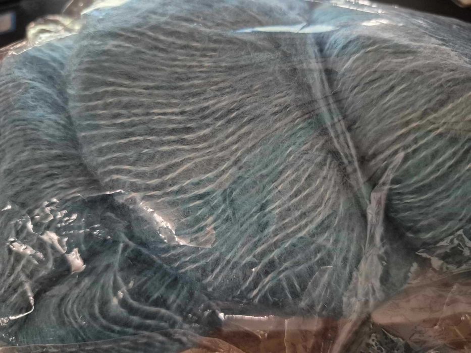 Włóczka moherowa niebieska 75 gr.