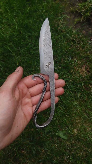 Ręcznie wykuty nóż kowalski / noż kowalski / knifemaking