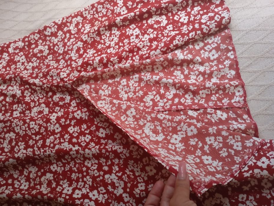 PRIMARK S-M długa czerwona spódnica midi maxi w kwiaty kwiatuszki