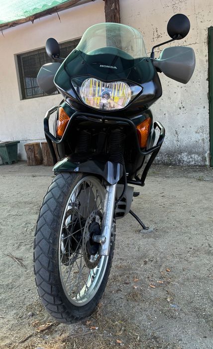 Honda Transalp XL650V RD10 | Nacional | Mala Givi | Crash Bars