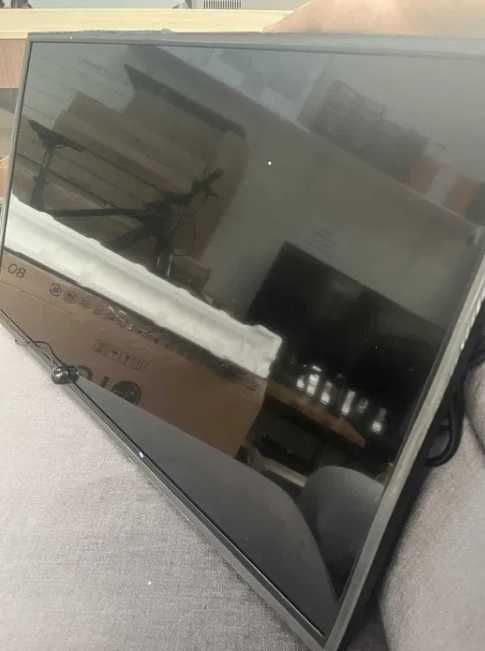 Monitor LG 32SE3B-B – 32 cale – stan bardzo dobry