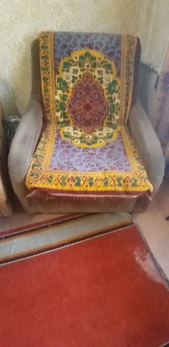 Продам два кресла.