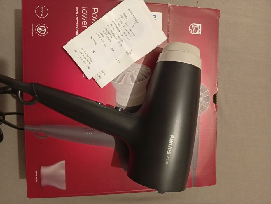 OPORTUNIDADE! Secador de cabelo na caixa com garantia.