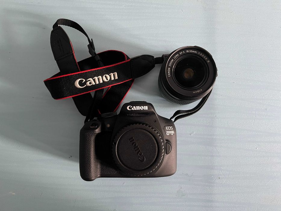 Câmara Cannon 2000D
