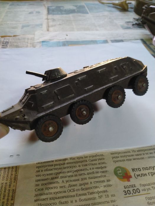Продам модель игрушку БТР-60ПБ.