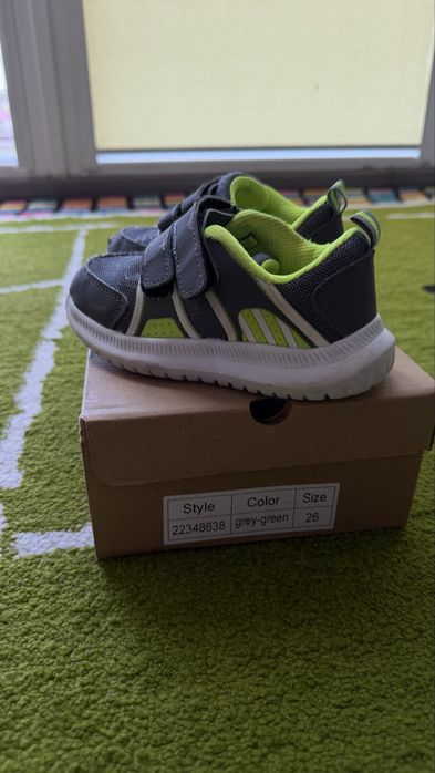 Продам дитячі кросівки 26р