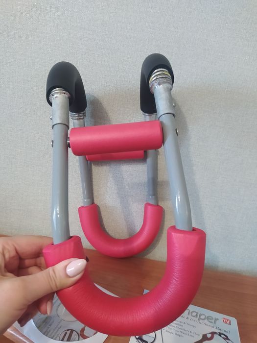 Тренажер для тренування різних груп м'язів