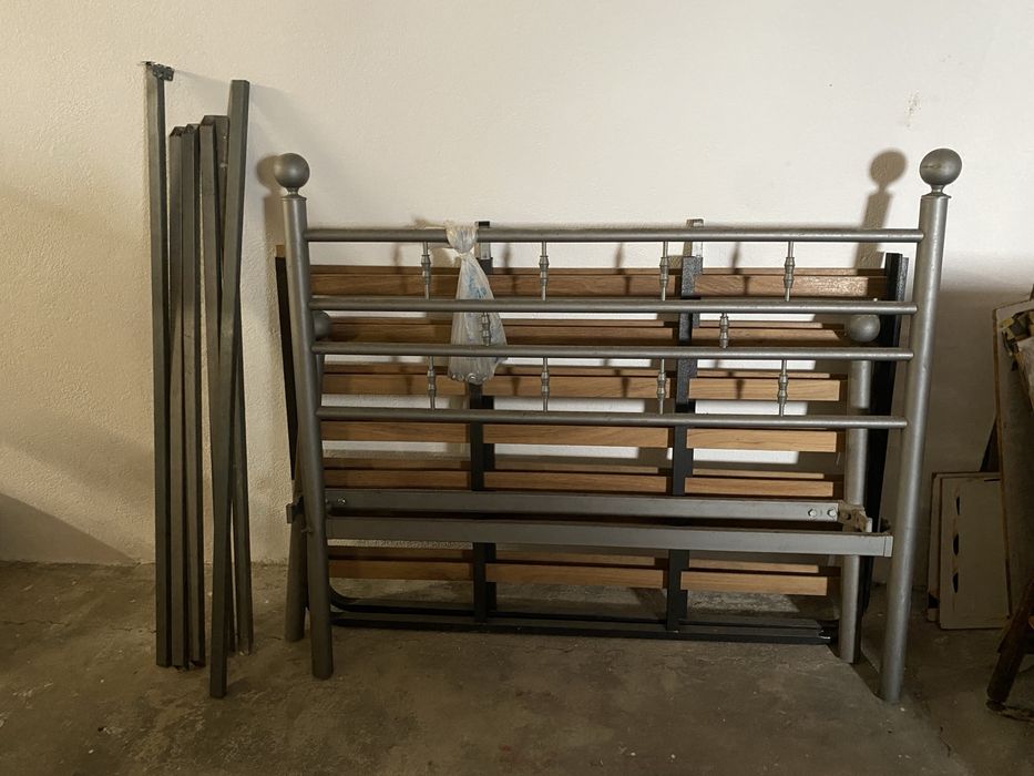 DOU - cama de casal (140x200) + estrado