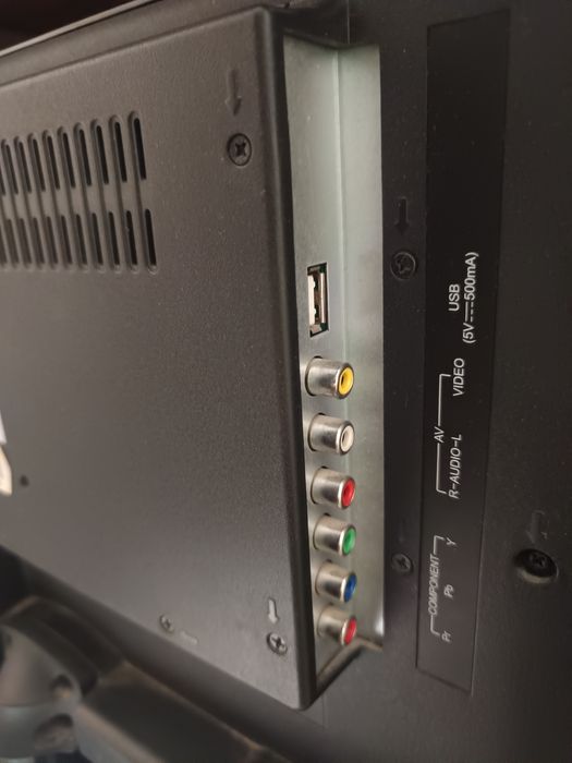 Телевізор Bravis 19"