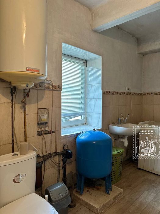 Продаж будинку з земельною ділянкою