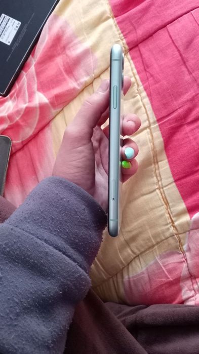 Айфон 11 в чудовому стані 256 гб памяти