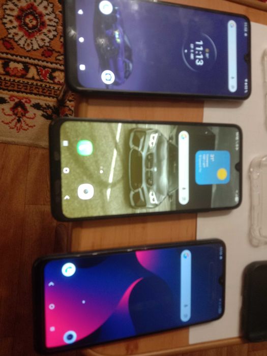 Смартфоны Samsung, TCL, Motorola