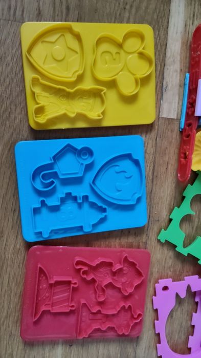 Zestaw ciastolina play-doh foremki do ciastoliny, psi patrol