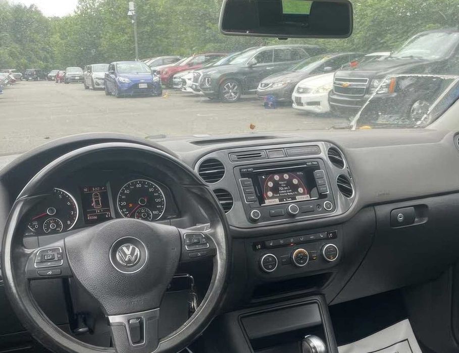 Volkswagen Tiguan SE 4Motion      2013