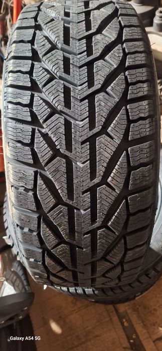 Opony zimowe nowe 225/45/17 25rok