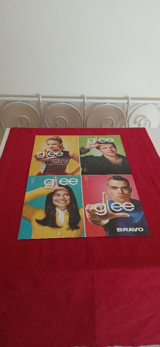 Poster Rihanna/Glee, com defeito