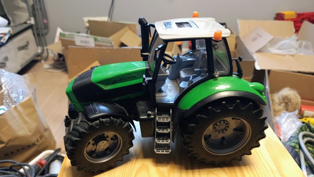 Bruder traktor deutz fahr