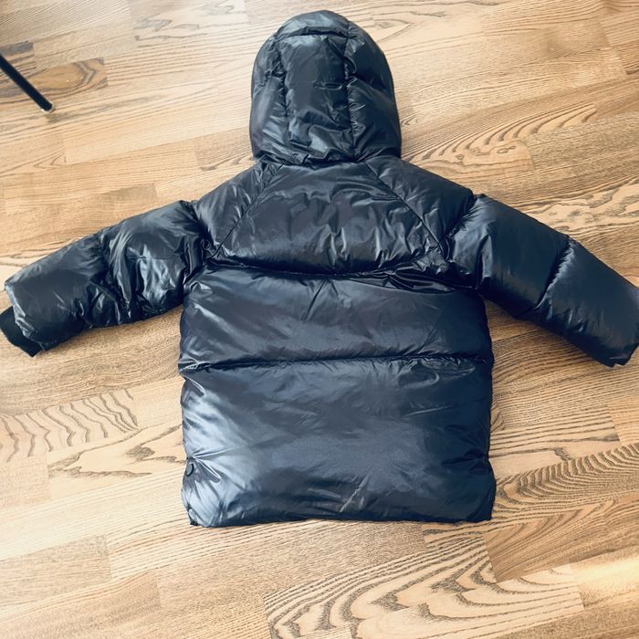 Зимова курточка пухова фірми Zara.
