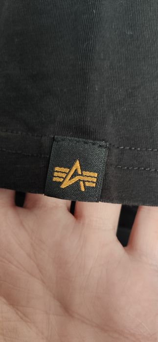 Koszulka  T-shirt  Alpha INDUSTRIES Klasyczny (Basic Logo) czarny