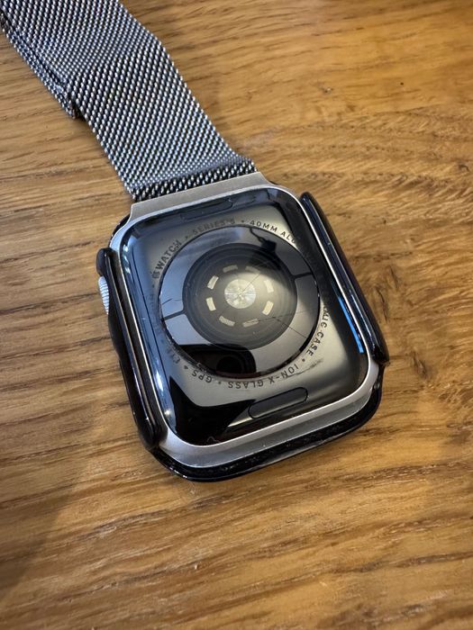 Apple Watch Series 5 40mm GPS + Cellular, uszkodzony