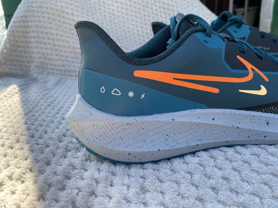 Продам нові кросівки Nike, 49,5 розмір (33см)